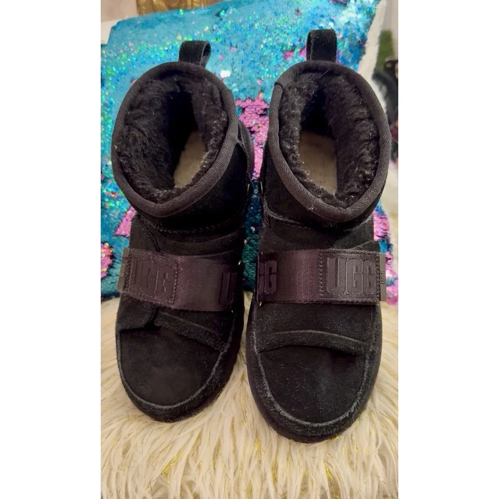 UGG Women's Classic Ultra Mini Hybrid Black Snow Boots - Size 8